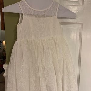 David’s Bridal Flower Girl Dress w/Sash. Toddler 3